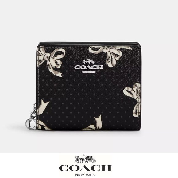 Coach Handbags - 🎁 Coach Snap Wallet With Bow Print